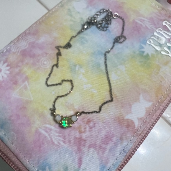 Disney Minnie Mouse Necklace - Picture 2 of 8